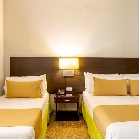 Hotel Manantial 멜가르 외부 사진
