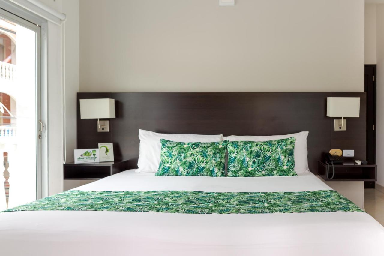 Hotel Manantial 멜가르 외부 사진